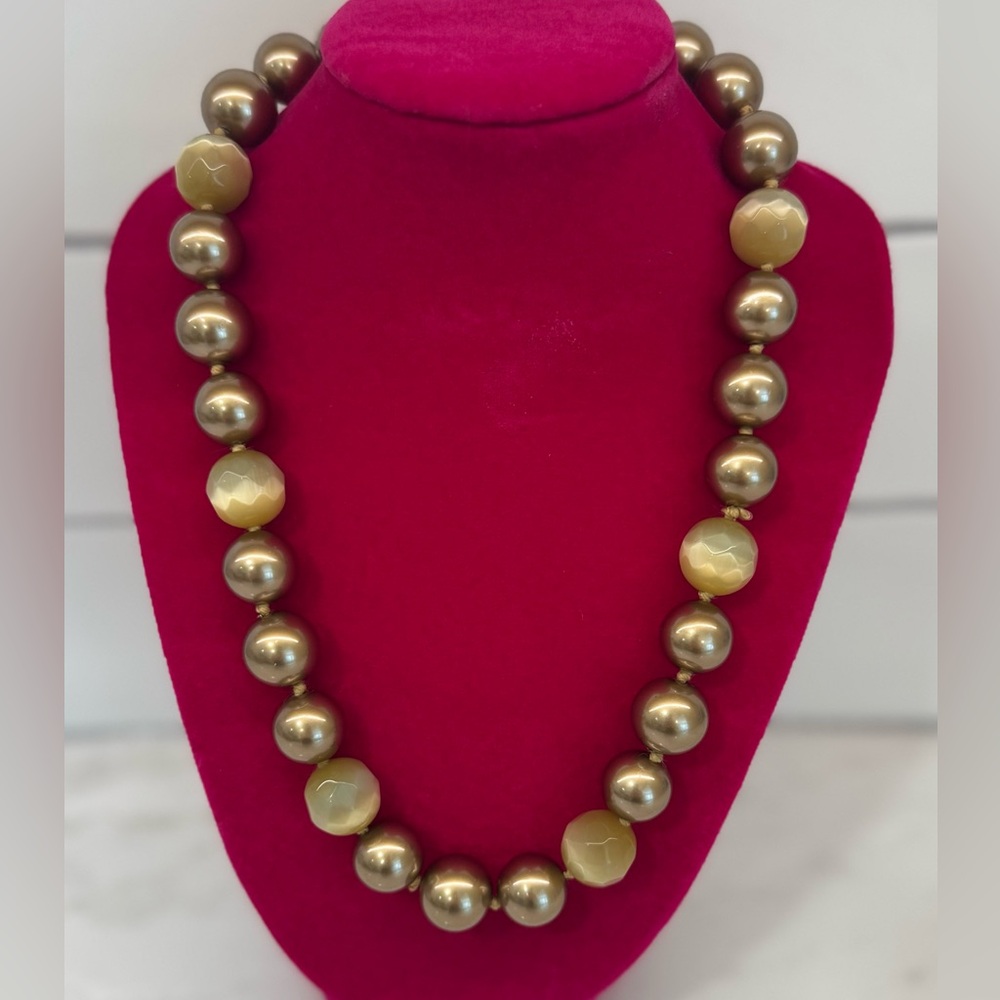 ✨Monet Gold Faux Large Pearls, Knotted Necklace w/ Yellow Faceted Stones